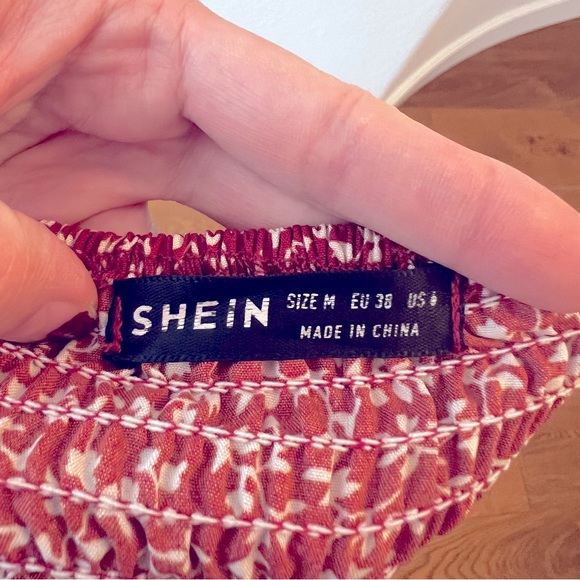 Shein Red Floral Ruched Crop Top - Size M / 6 - Picture 3 of 4